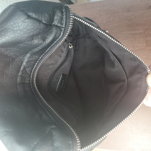 Backpack - Picture 3 of 4